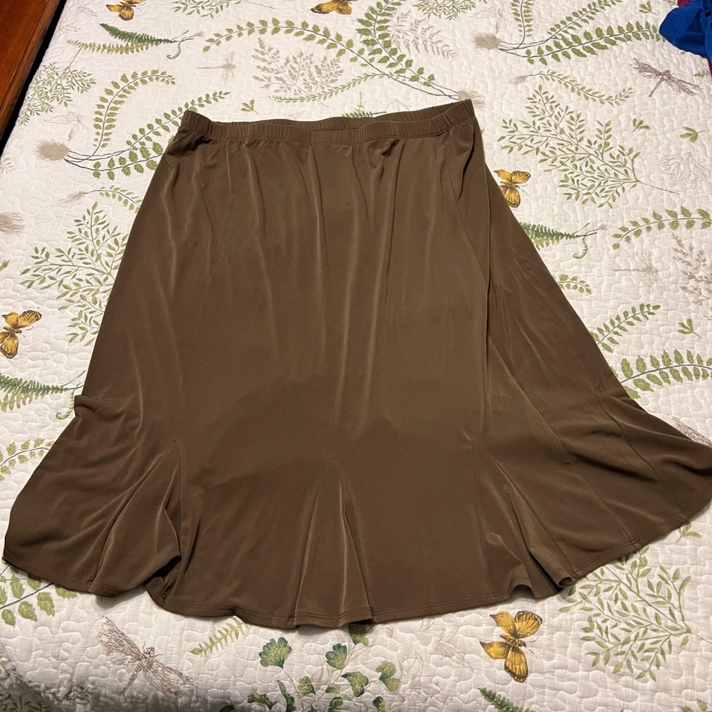Beautiful Susan Graver “Liquid Knit” Skirt. Size Large.  BNWOT